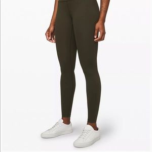 Wunder Under High-Rise 28”